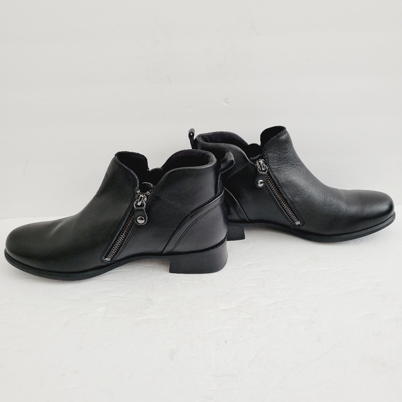 New Munro Women's Neko Boot in Black Tumbled Calf, Size 7,5 - Picture 2 of 8